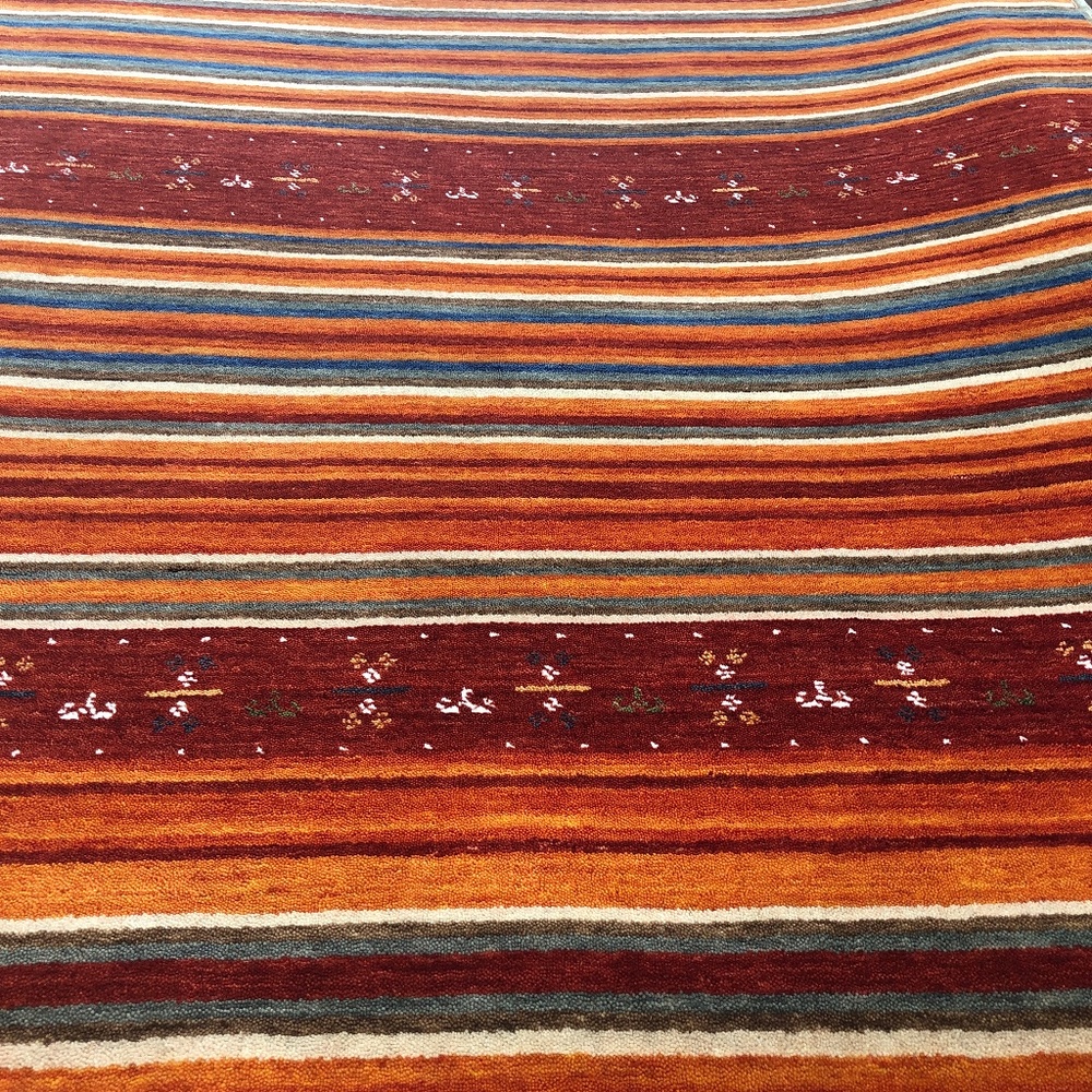 Hand Woven Rug 5 x 7